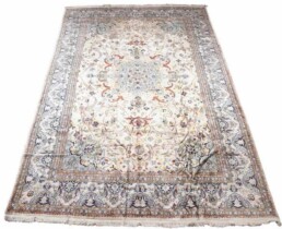 Fine Indo-Persian carpet